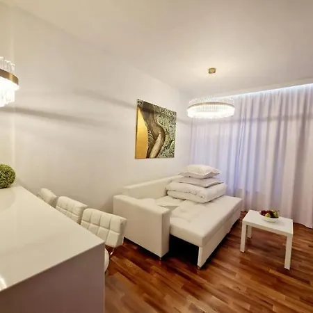 Luxury Princessa Apartment & Garage & Cable Tv Channels Varsovia Exterior foto