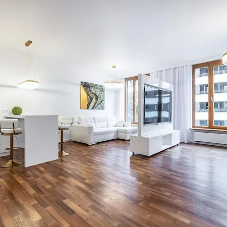Luxury Princessa Apartment & Garage & Cable Tv Channels Varsovia Exterior foto