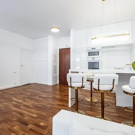 Luxury Princessa Apartment & Garage & Cable Tv Channels Varsovia Exterior foto