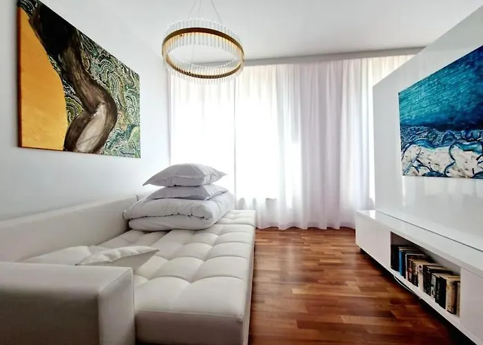 Luxury Princessa Apartment & Garage & Cable Tv Channels