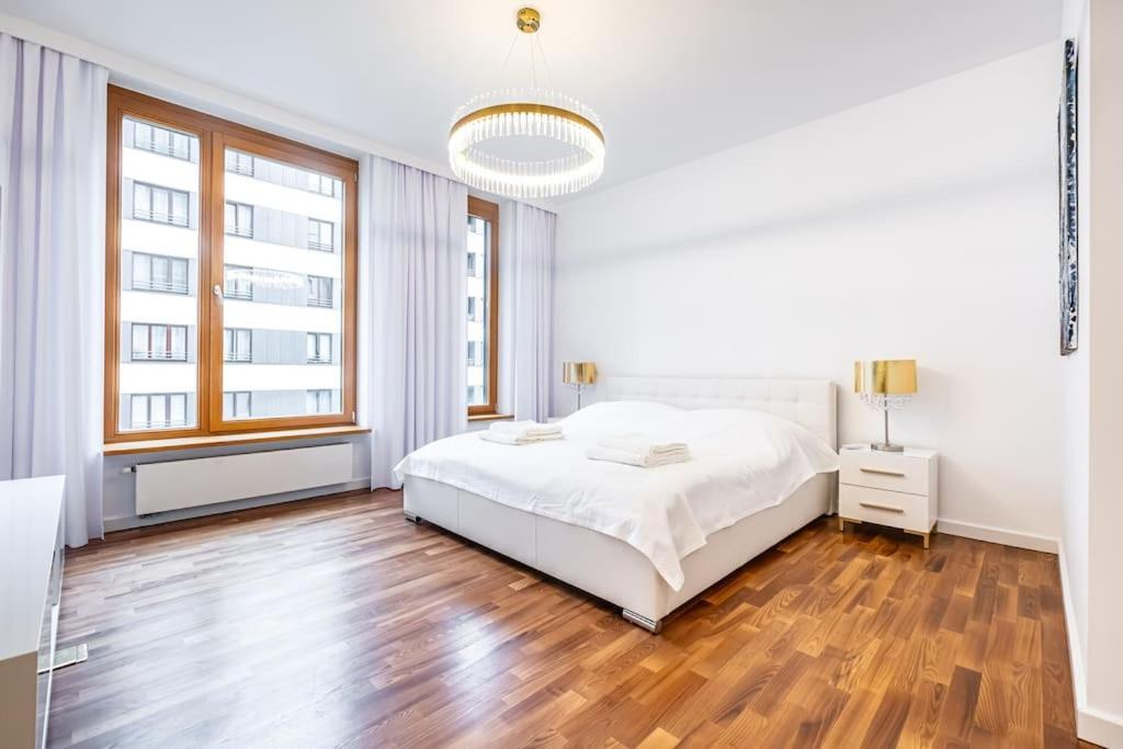 Luxury Princessa & Garage & Cable Tv Channels Apartment *