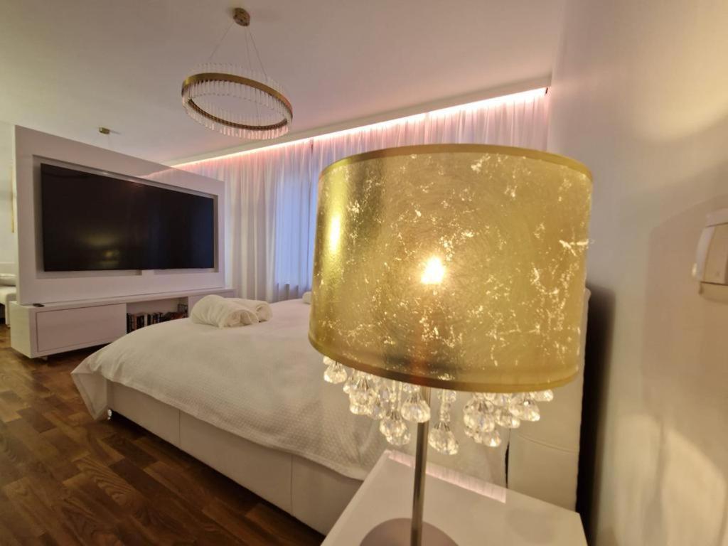 Apartment Luxury Princessa & Garage & Cable Tv Channels *