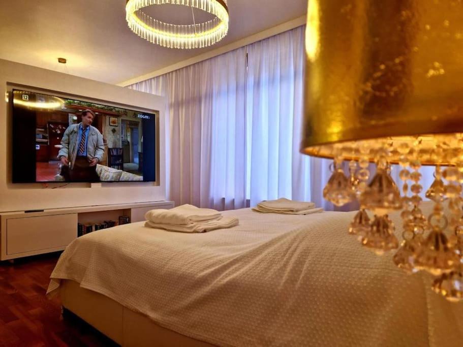 Luxury Princessa & Garage & Cable Tv Channels * Warsaw